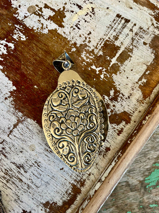 The Turquoise Horn Pendant