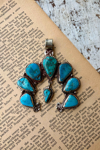 The Naja Pendant