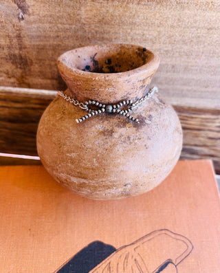 Bow Necklace