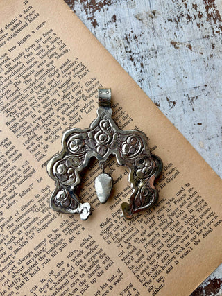The Naja Pendant