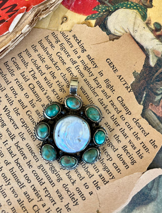 The White Pearl Pendant