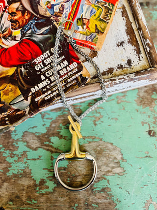 The Saddle Loop Necklace