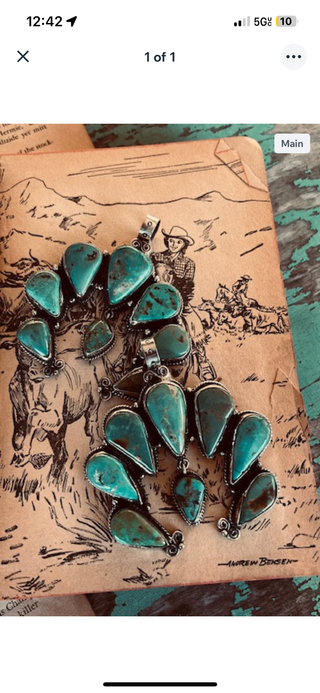 The Naja Pendant